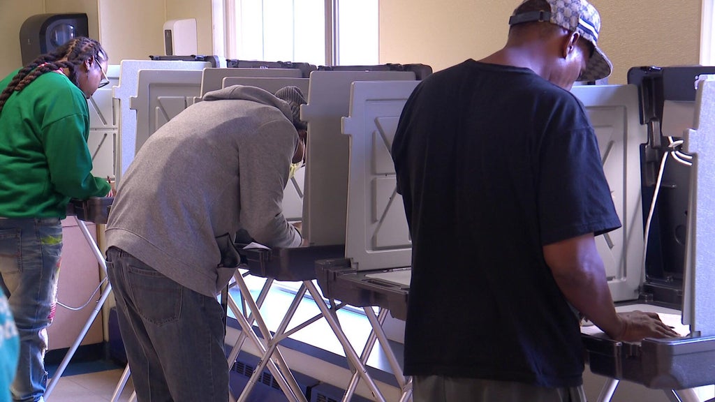 Catholic Charities helps Minnesota's unhoused vote ahead of midterms — WCCO / CBS Minnesota, Chaska Sports news