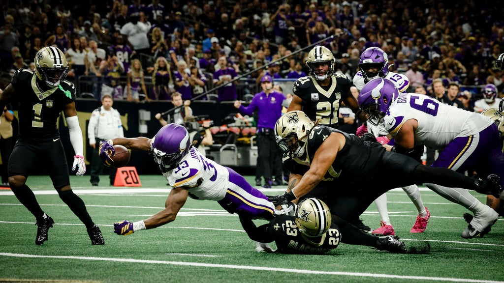 Jefferson, Jones, Murray all produce to help the unbeaten Vikings top Saints 23-13 โ WCCO / CBS Minnesota, Chaska Sports news