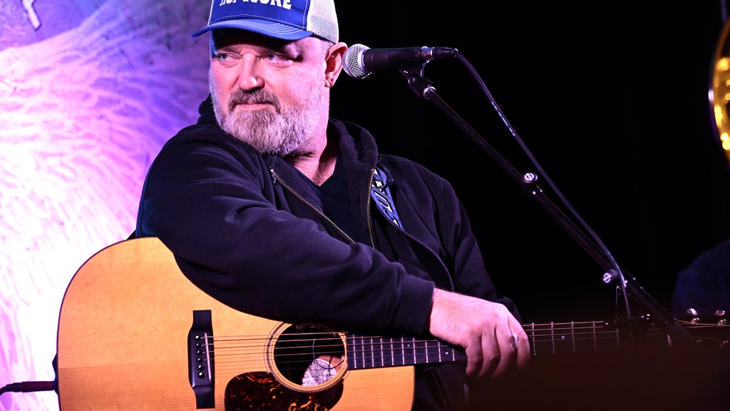Zac Brown Band founding member raising awareness of ALS with "Hop on a Cure" nonprofit — WCCO / CBS Minnesota, Chaska Community news
