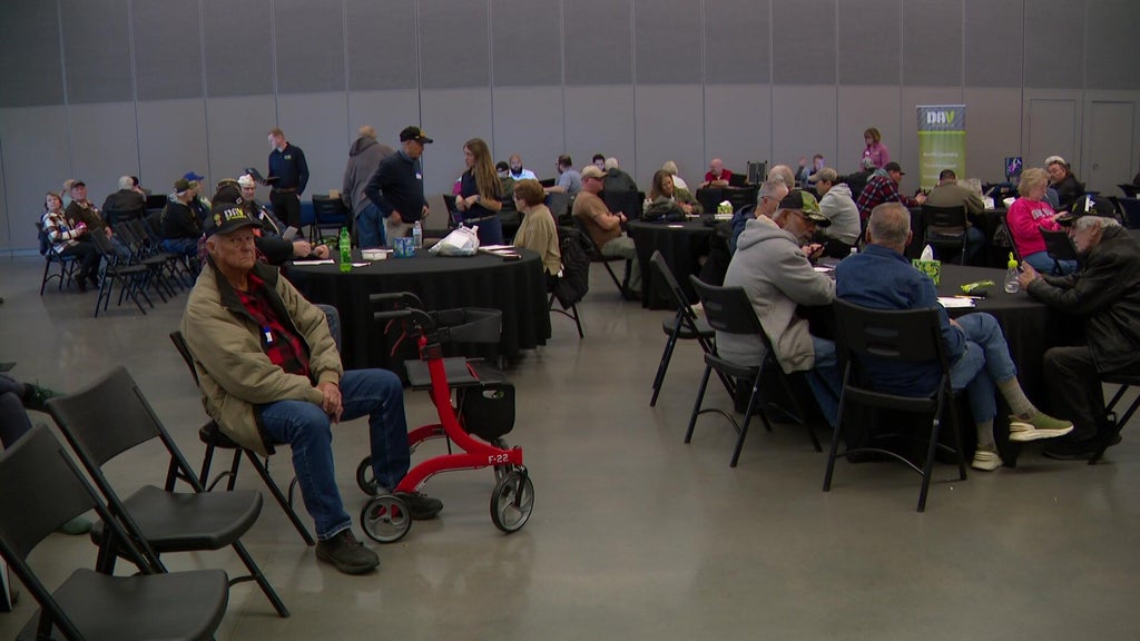 Minnesota veterans receiving claims assistance, health exams at clinic — WCCO / CBS Minnesota, Chaska Arts news