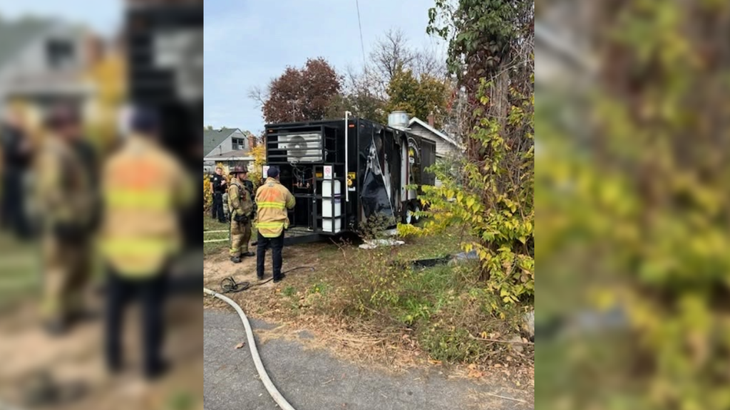 3 adults hospitalized after fire at food truck on St. Paul's east side — WCCO / CBS Minnesota, Chaska Dining news
