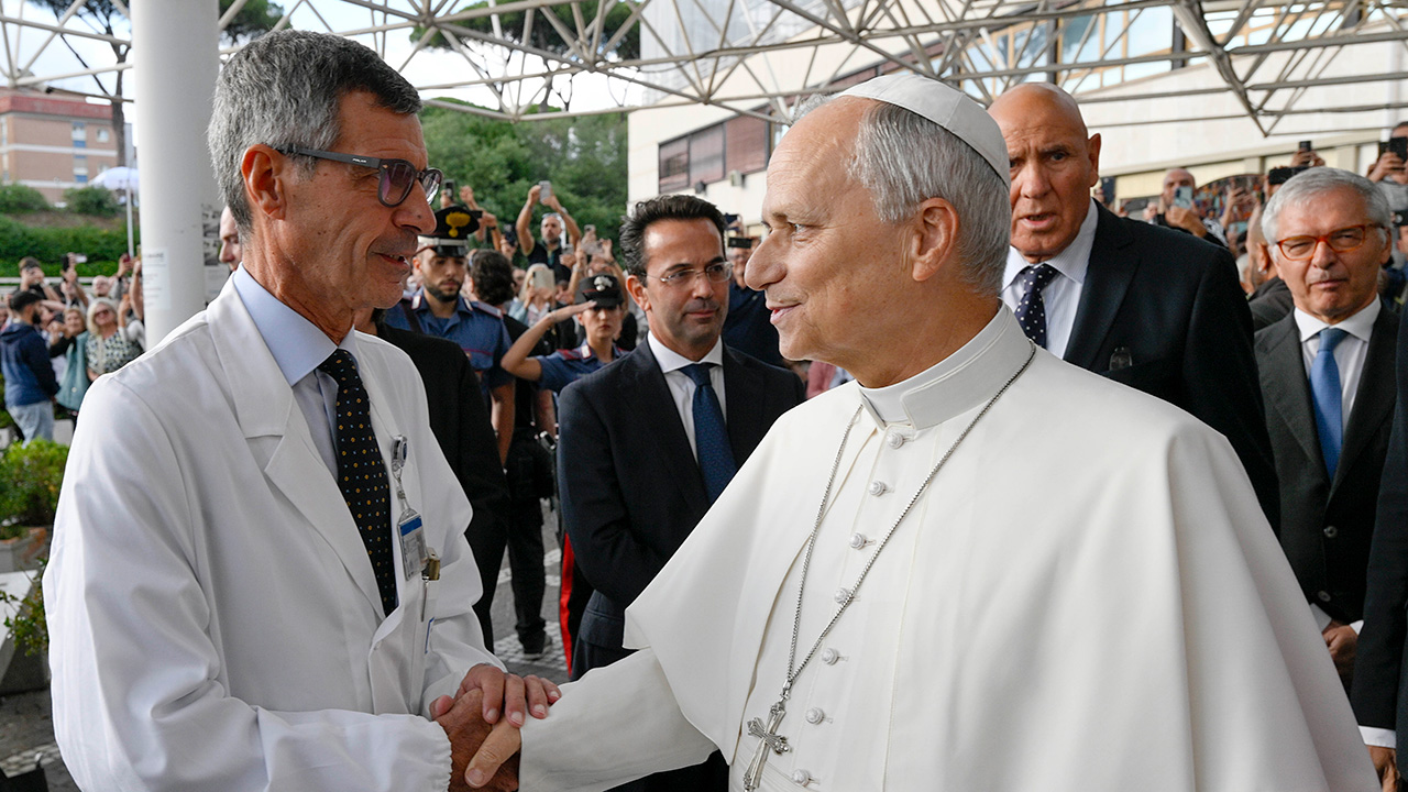 Pope Leo returns to Vatican, four days after lung cancer surgery — FOX 9, Chaska Health news