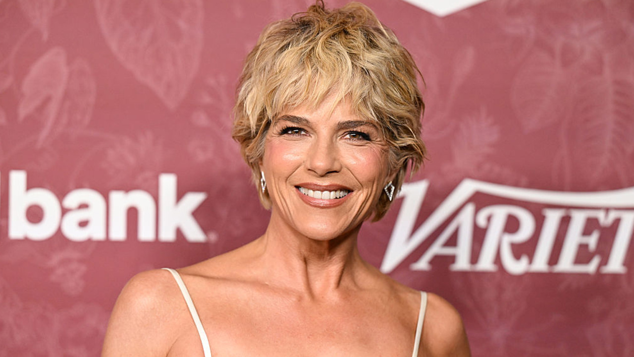 Selma Blair arrested, taken to hospital after allegedly attacking flight attendants — FOX 9, Chaska Health news