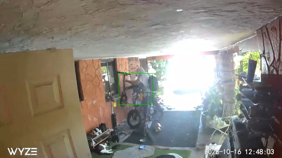 Investigators search for man caught on camera stealing an e-bike from a Fort Lauderdale home — WSVN 7 Broward, Chaska Community news